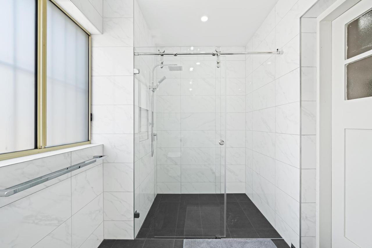 Burwood City Newly Renovated 2 Bed 2 Bath Free Private Parking Big Apt Σίδνεϊ Εξωτερικό φωτογραφία